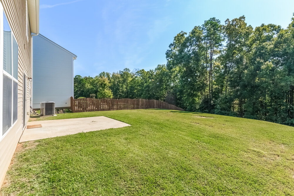 Building Photo - 3004 Centerview Dr