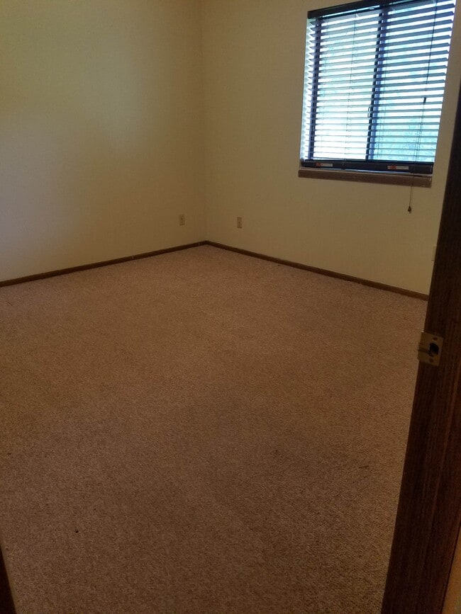 Building Photo - 6322 Ohio St