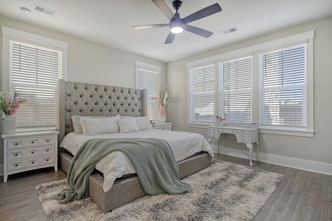 Building Photo - Refined Living in Midtown Nexton