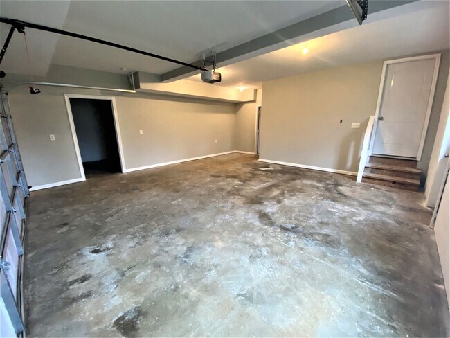 Building Photo - 4 Bedroom Pet Friendly Home For Rent Over ...