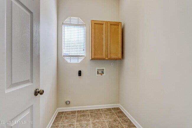 Building Photo - 749 Grand Parke Dr