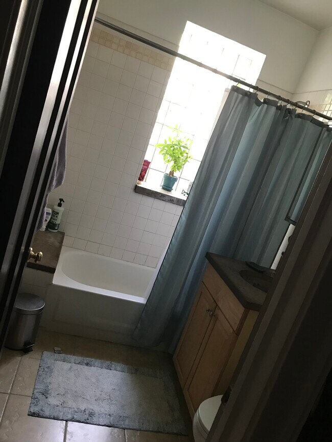 Bath - 653 E. 50th Place