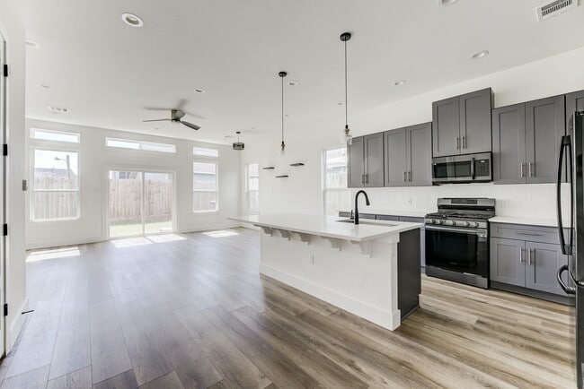 Building Photo - 7117 Tierwester St