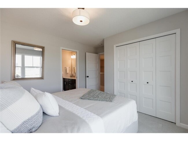 Building Photo - 1811 Fallbrooke Dr