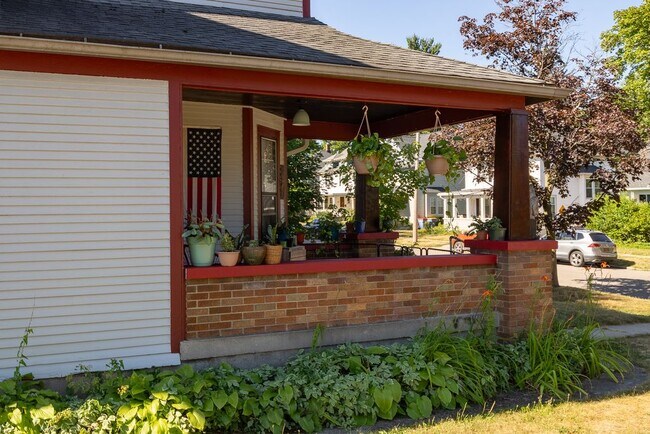 Building Photo - 514 Glenwood Ave SE