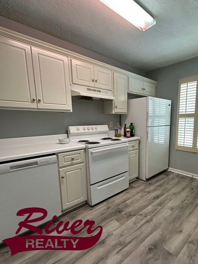 Building Photo - Townhouse in Augusta