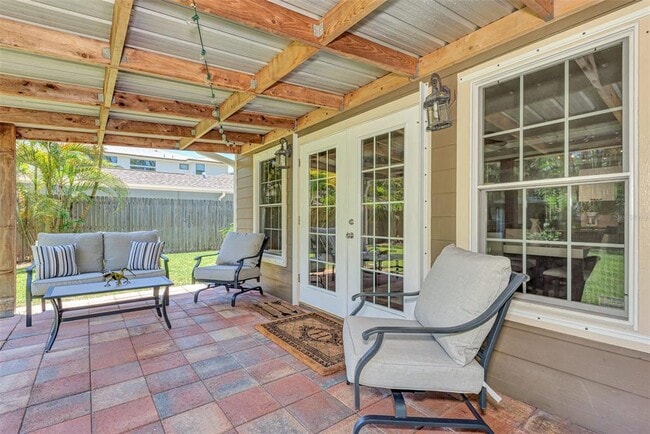 Building Photo - 1894 Loma Linda St