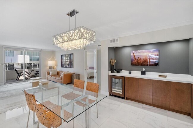 Building Photo - 5555 Collins Ave