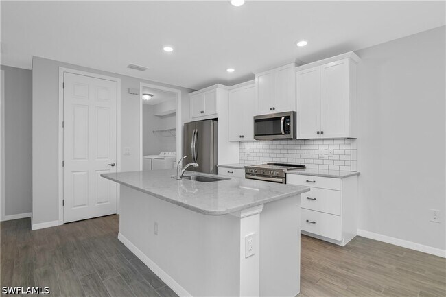 Building Photo - 14559 Edgewater Cir