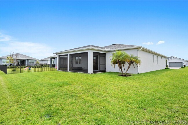 Building Photo - 10550 SW Orana Dr