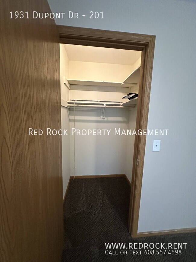 Building Photo - 1931 Dupont Dr