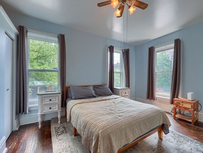 Building Photo - Large Updated 4 BR Home!