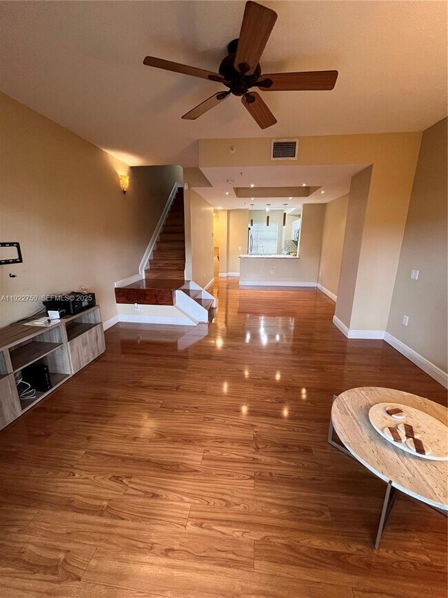 Building Photo - 730 NE 90th St