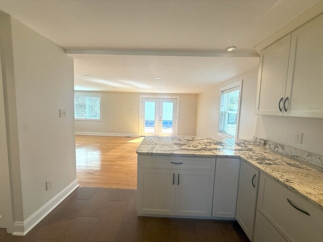 Building Photo - 1430 Simona Dr