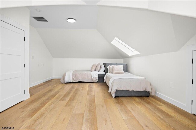 Building Photo - 31 Seaside Ct