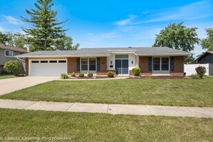 Building Photo - 6426 Taylor Dr