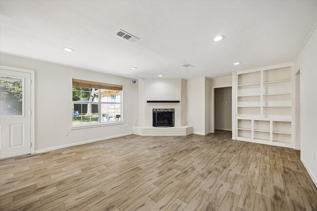 Building Photo - 5942 Portal Dr