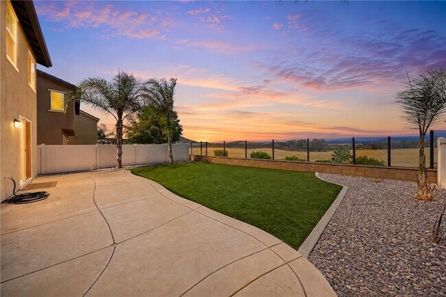 Building Photo - 37749 Fiesta Flower St
