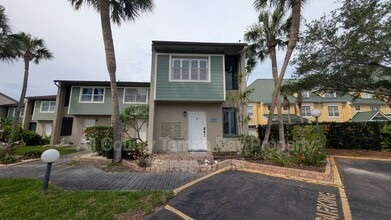 Building Photo - 1028 Apollo Beach Blvd