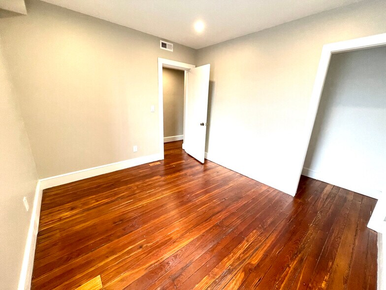 3rd bedroom - 4680 Umbria St