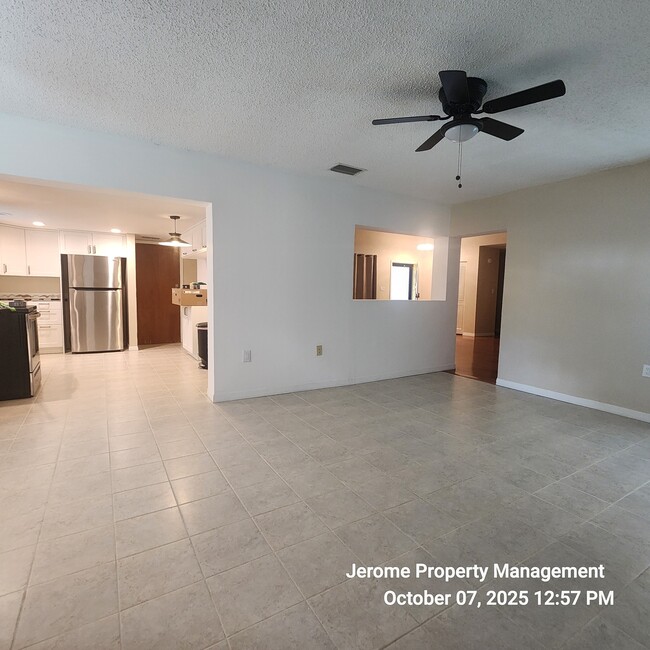 Building Photo - 28435 Trident Ct