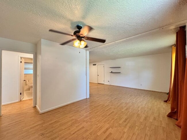 Building Photo - 1622 Denison Dr