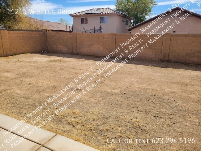 Building Photo - 4 Bed/2 Bath ready for immediate move in!