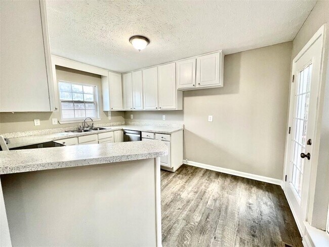 Building Photo - 2312 Oak Glenn Cir