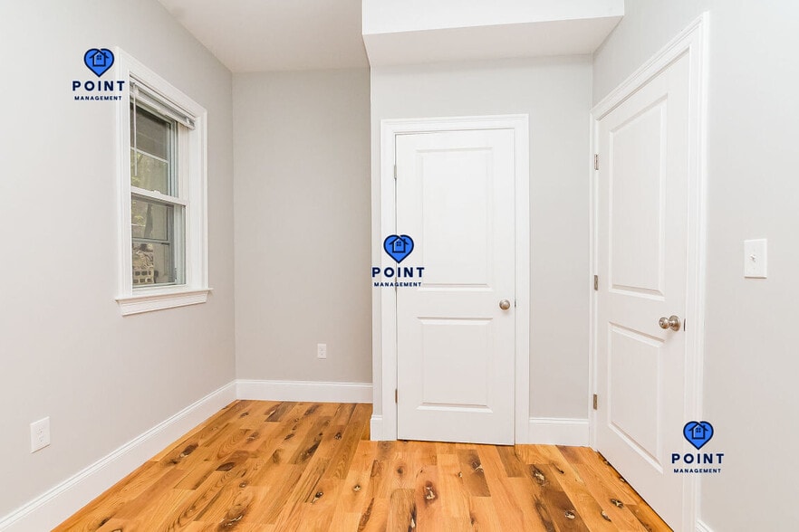 Building Photo - 244 Leyden St