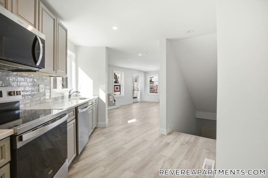 Building Photo - 23 Blake St