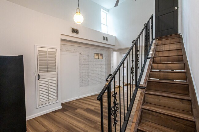 Building Photo - 1420 Corpus Christi St