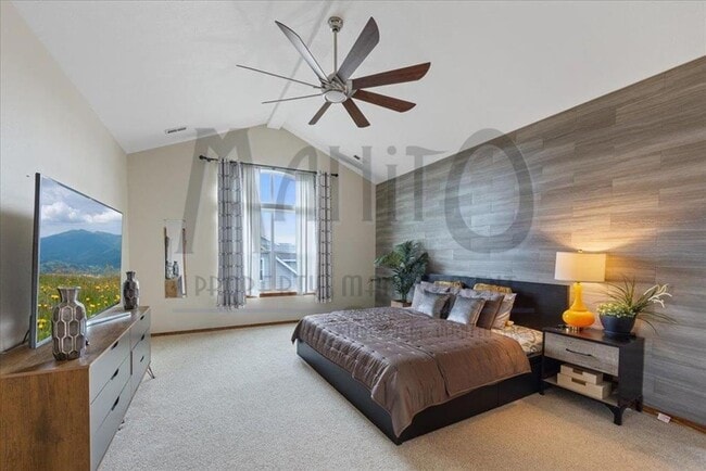 Building Photo - Spacious Trickle Creek Home