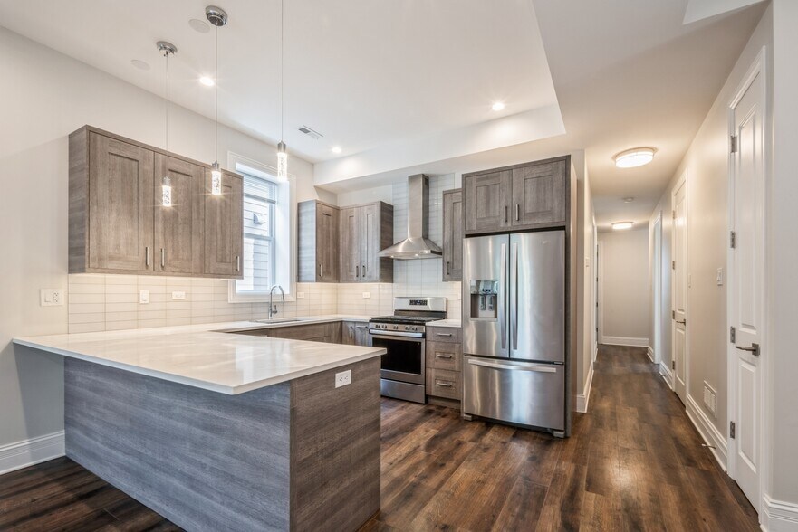 Building Photo - 4830 S St Lawrence Ave