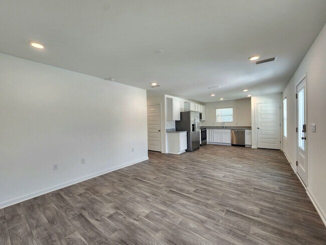 Building Photo - New 3/2 with fenced yard in Foley