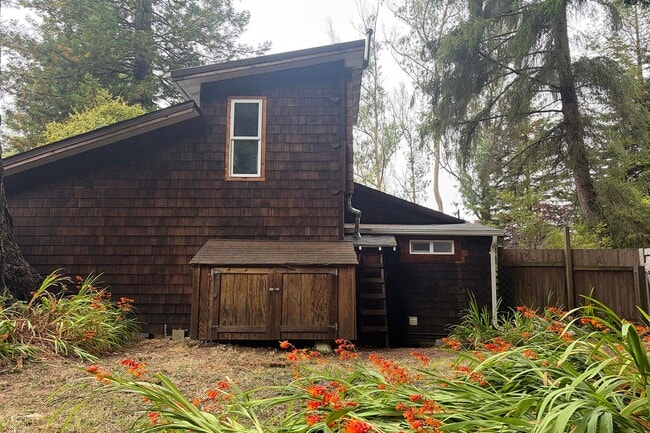 Building Photo - 3946 L K Wood Ct