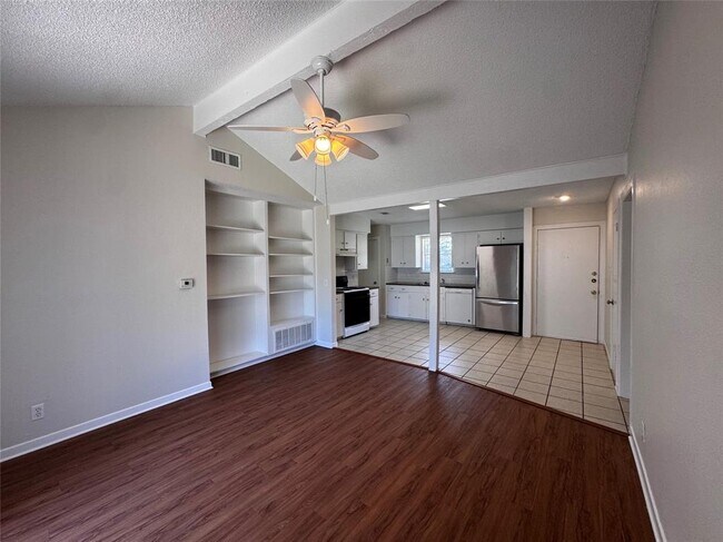 Building Photo - 5916 Cherry Loop