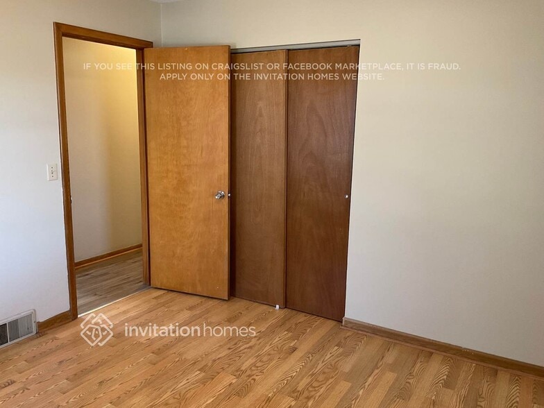 Building Photo - 2713 W 71st 1/2 St