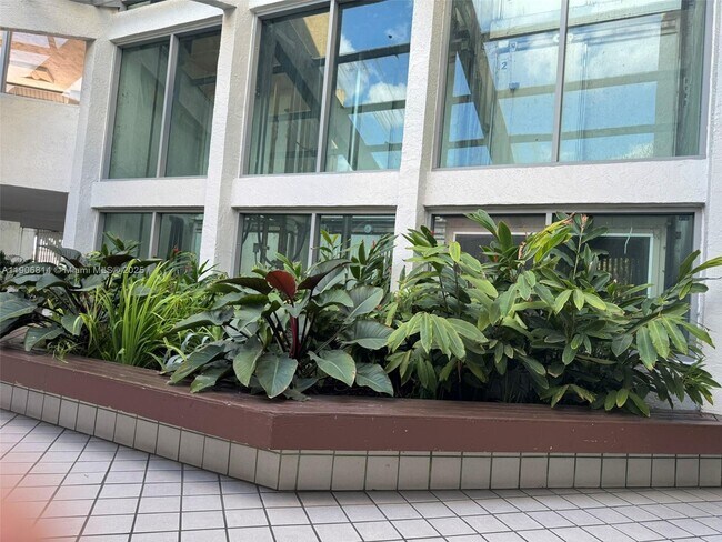 Building Photo - 11800 SW 18th St