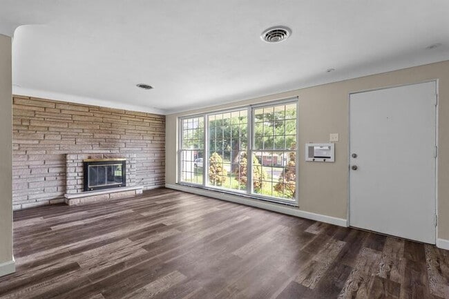 Building Photo - 9105 Brownridge Dr