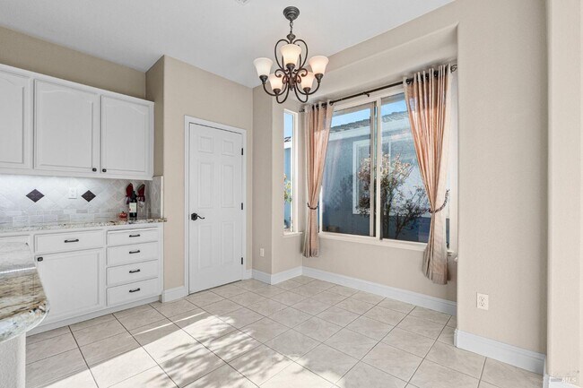 Building Photo - 351 Spyglass Dr