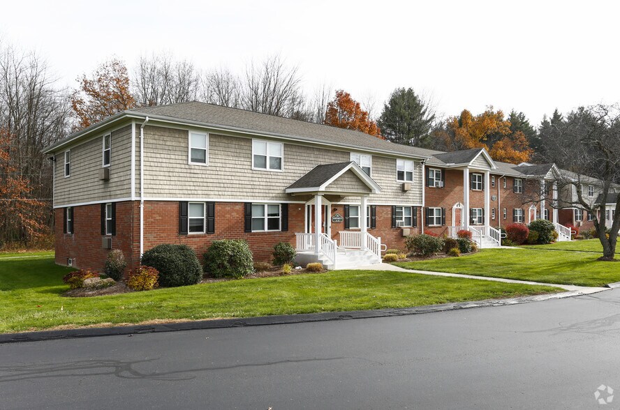 Hawkins Meadow 370 E Northampton Rd Amherst MA 01002 Apartment Finder