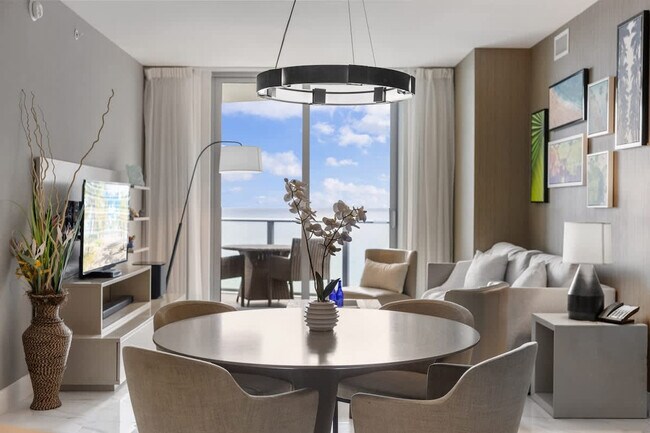 Building Photo - 4011 S Ocean Dr