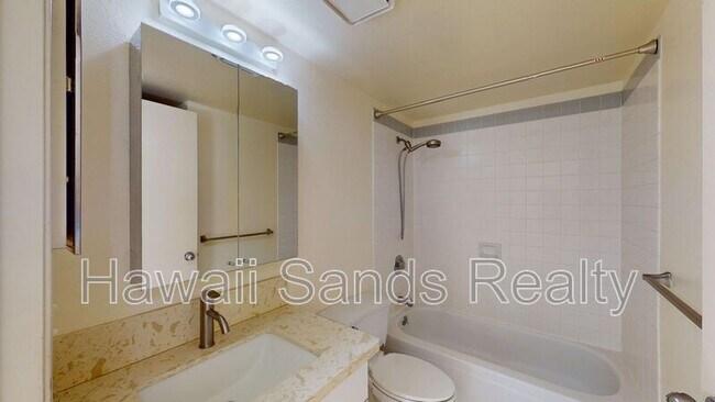 Building Photo - 94-824 Lumiauau St #U104