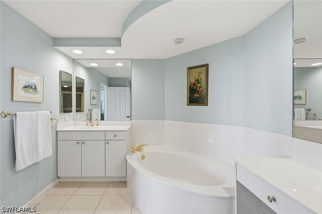 Building Photo - 420 Cove Tower Dr