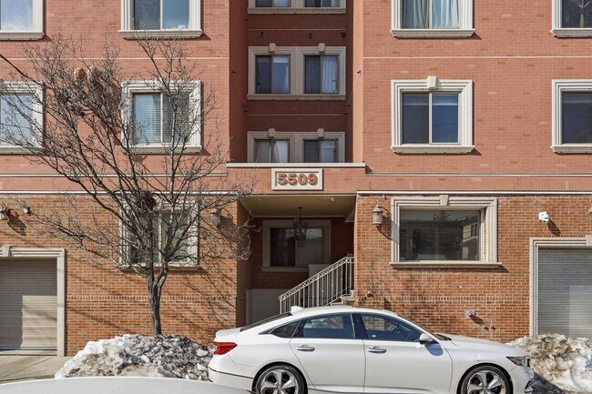 Building Photo - 5509 Madison St