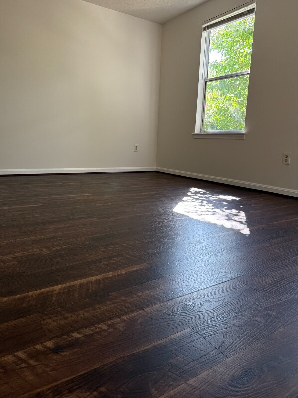 Building Photo - 10022 Vanderbilt Cir