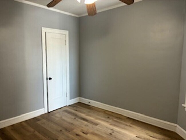 Building Photo - 10625 S Calumet Ave