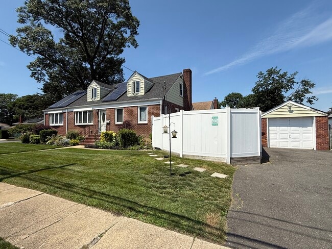 Building Photo - 100 Newbold Ave