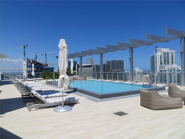 Building Photo - 1100 S Miami Ave