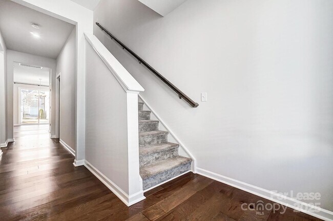 Building Photo - 7014 Fairmile Run